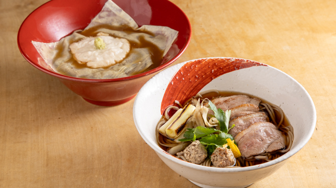 小松庵総本家 - メイン写真:あたたかいそば、定番の鴨南蛮と湯葉そば