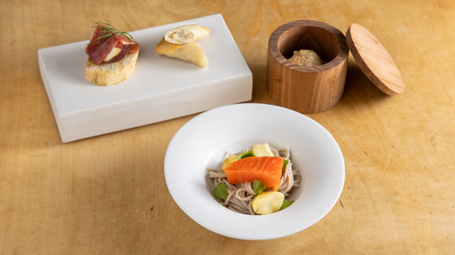 小松庵総本家 - メイン写真:オリーブオイルを使った洋風そば、季節の食材を使った前菜（コース）