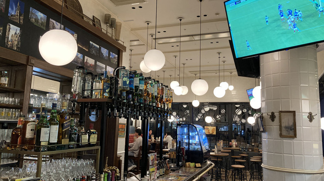 Belgian Pub Antwerp Six - メイン写真: