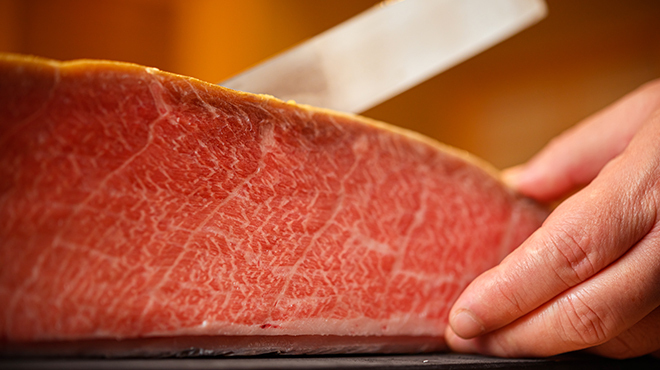 鮨 忠 - メイン写真:魚の状態を見極め熟成やフレッシュさを最大限にいかしたタイミングで握る最高の一貫