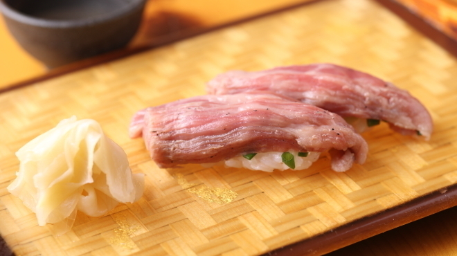 なごや寿し - メイン写真:飛騨牛のにぎり