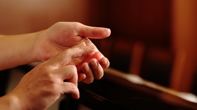 なごや寿し - メイン写真:握りと自慢の一品