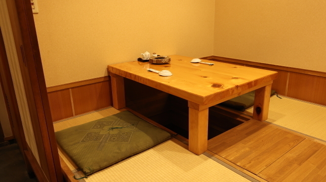 なごや寿し - メイン写真:落ちついた空間