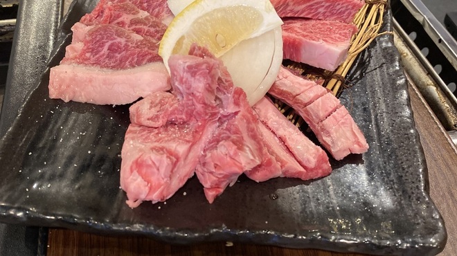 焼肉ホルモン おぐさん - メイン写真: