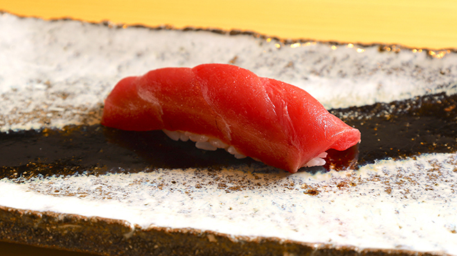 鮨 かぜのぎ - メイン写真:マグロ　握り