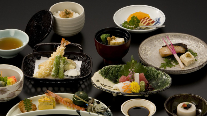 高雄 錦水亭 - 料理写真:お昼の会席料理