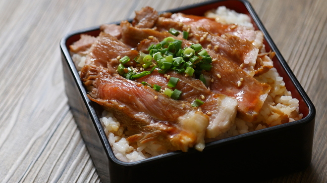 All Day Dining shizuku - 料理写真:ミニステーキ重