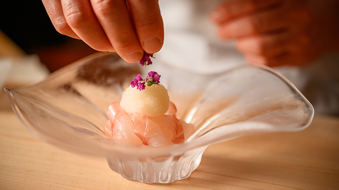 すし高橋宏輔 - メイン写真:盛りつけ