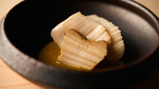 すし高橋宏輔 - メイン写真:アワビ