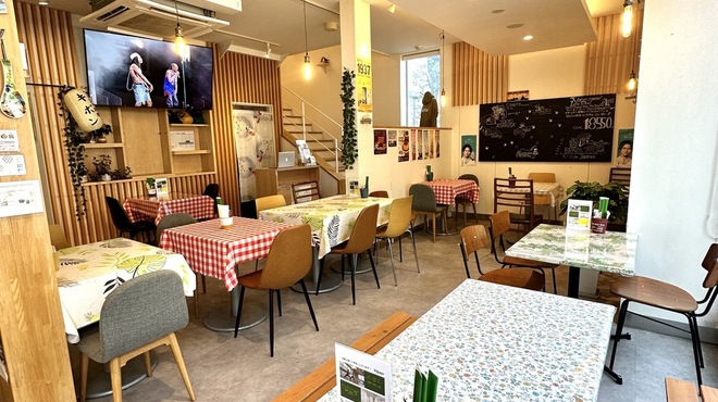 Quebom! Riverside Cafe e Bar - メイン写真: