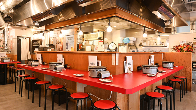 大衆ホルモン肉力屋 - メイン写真:カウンター席