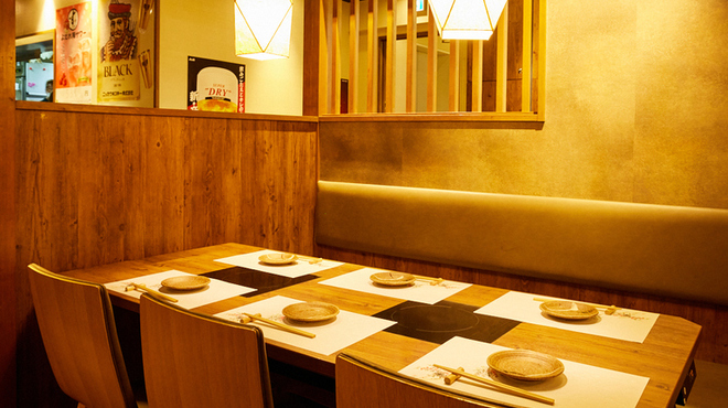 大衆ぎょうざ倶楽部 餃夢中 - 内観写真: