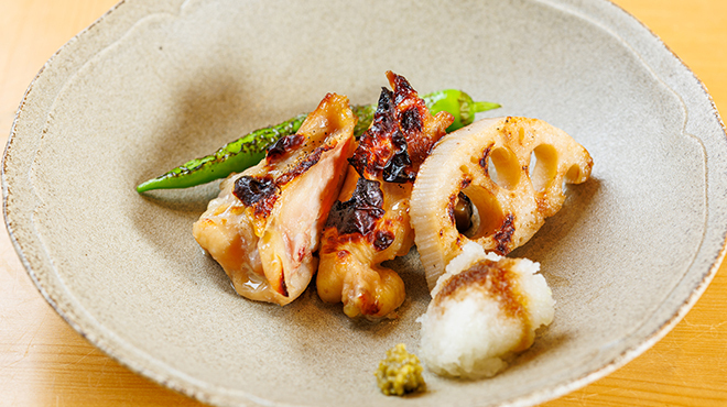 季節のおばんざい ゆるり酒 あけび - メイン写真:地鶏焼き