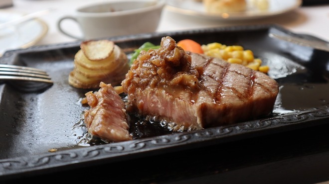 ステーキハウス 牛車 - 料理写真:やわらかく美味しく♡