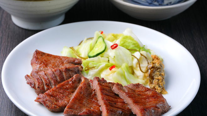 牛たん炭焼き 利久 - メイン写真: