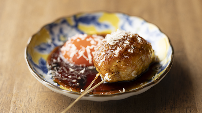 と - メイン写真:つくねと卵のパルミジャーノがけ