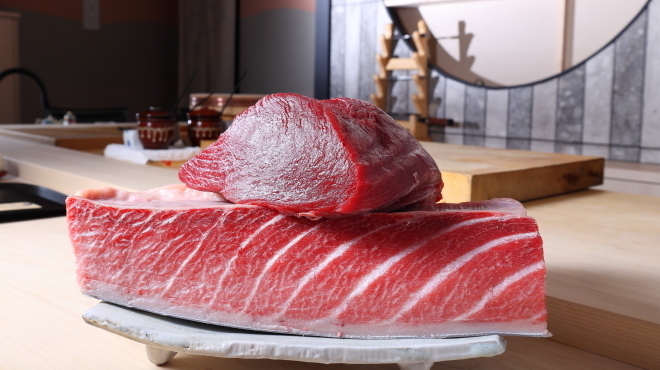 鮨 一崇 - 料理写真:天然生本マグロ