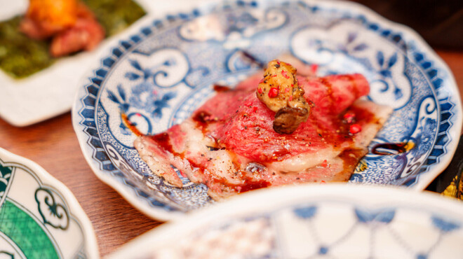 精肉卸問屋直営焼肉店 牛次郎 - メイン写真: