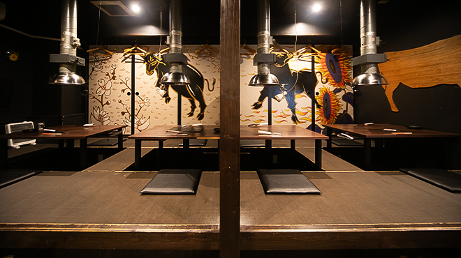 炭火焼肉 肉匠 黒部 新札幌店 - メイン写真:掘りごたつ席 最大5名×4