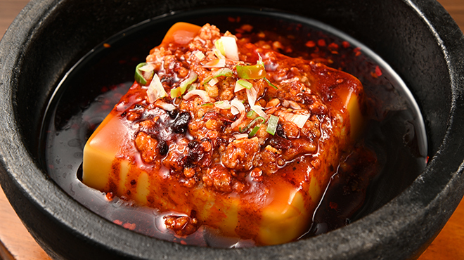 東盛餃子房 - メイン写真:石鍋麻婆豆腐