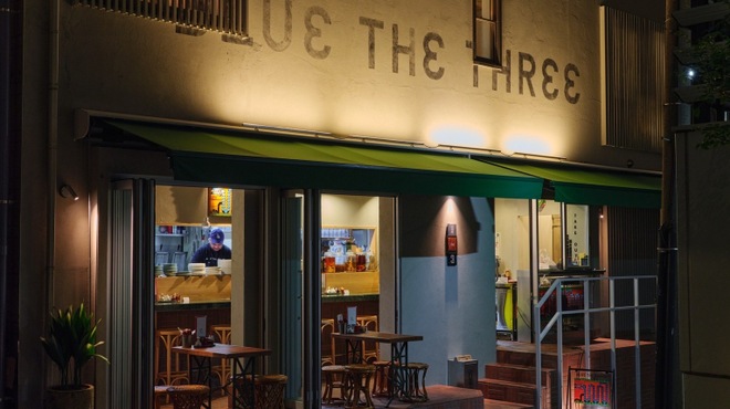 ブルー・ザ・スリー - メイン写真: