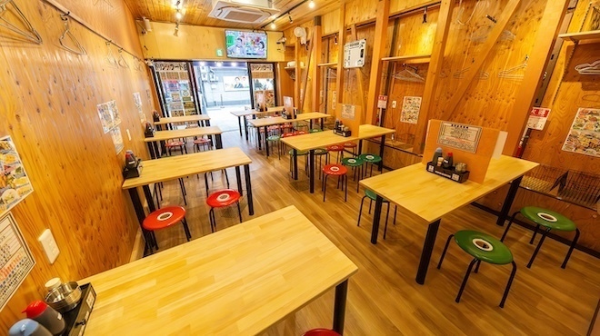 沼津港 サンパチ酒場 - メイン写真:店内全体