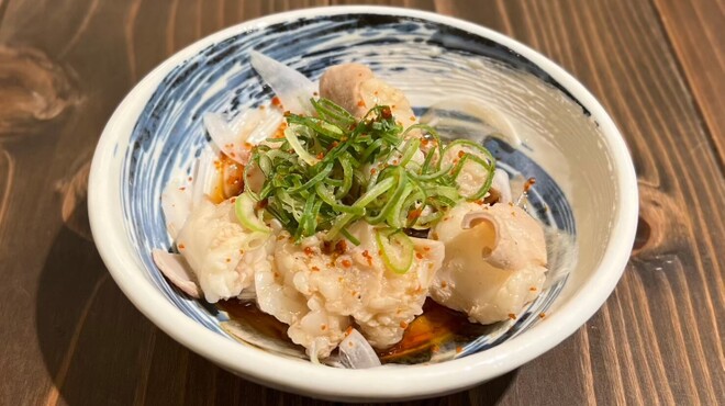 おでんとお蕎麦居酒屋 じんべえ - 料理写真:名物もつぽん