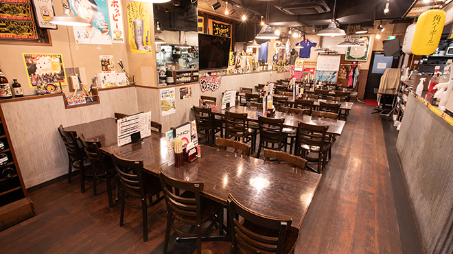 赤まる - メイン写真:店内テーブル