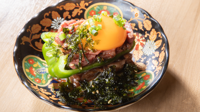 焼肉ホルモン かむら精肉店 - メイン写真:ハラミユッケ
