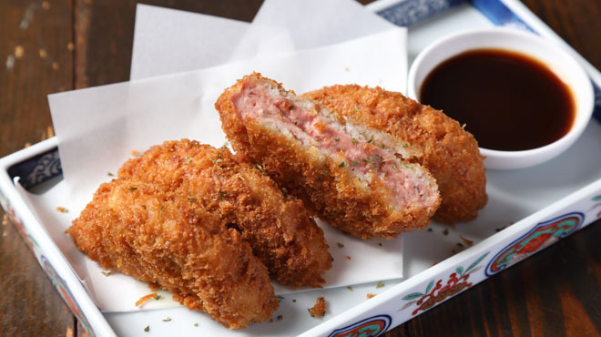 鷹楽 - メイン写真:厚切りハムカツ