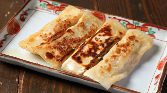 鷹楽 - メイン写真:焼き棒餃子