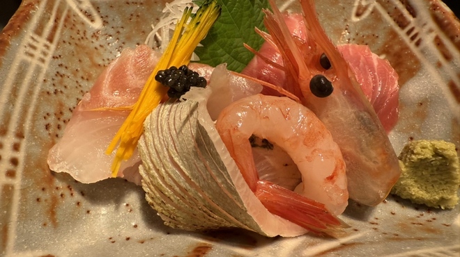 和食 了寛 - 料理写真:造り　五島列島の縞鯵　甘海老　青森県大畑の本鮪　他