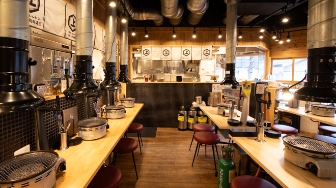 焼肉ホルモン かむら精肉店 - メイン写真:内観