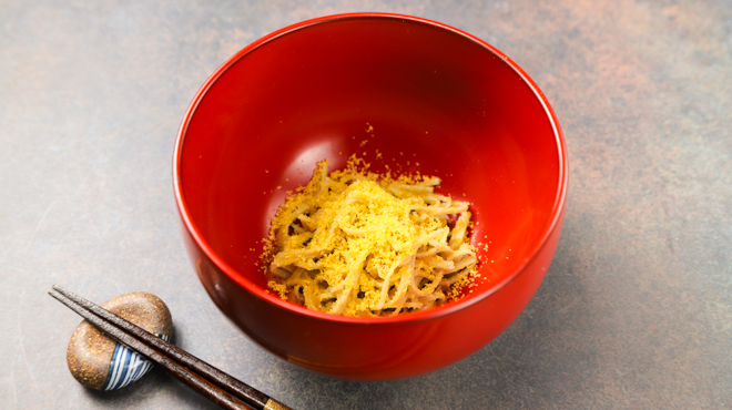 つきじ 文化人 - メイン写真:からすみ蕎麦 冷 小椀