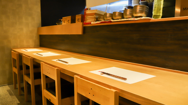 つきじ 文化人 - メイン写真:カウンター席