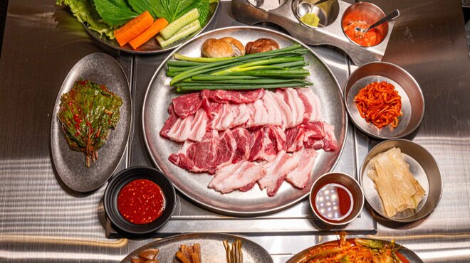 ヨプの黒豚屋 - メイン写真: