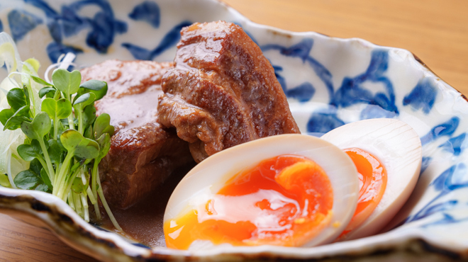和風酒場 亀次郎 - メイン写真:三枚豚のぬか味噌煮　単品