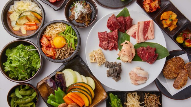 炭火焼肉 肉匠 黒部 新札幌店 - メイン写真: