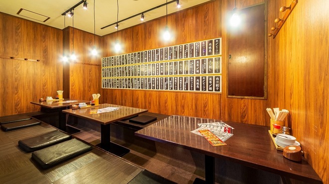 餃子のネオ大衆酒場 ニューカムラ - メイン写真:
