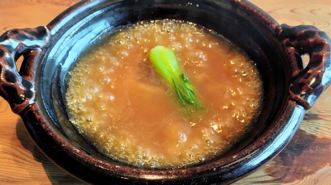 中国飯店 春秋 - 料理写真:春秋 砂鍋紅焼排翅