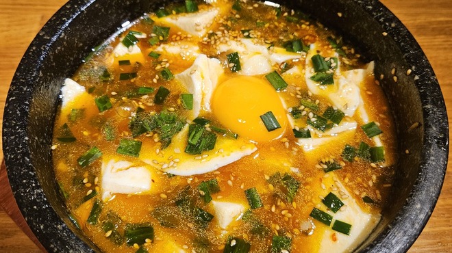 黄金鉄鍋餃子 HUG - メイン写真: