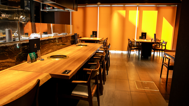 博多肉処 千里庵 - メイン写真:フロア全体