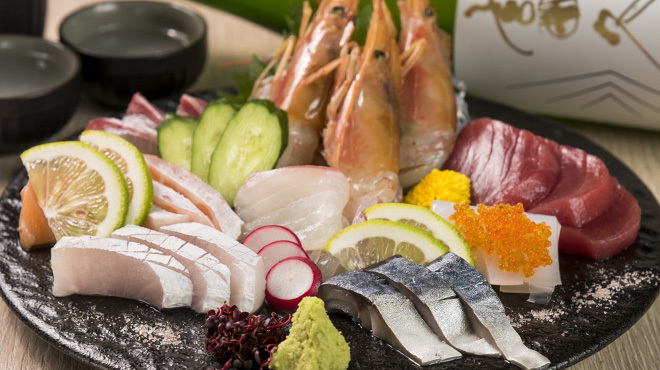 真碕 - メイン写真:市場からのおいしい魚