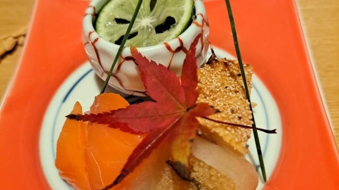 青碧蒼 - 料理写真:子持ち若布や　小さな器には海ぶどう等が。