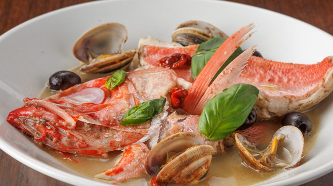 オステリア　オルカドーロ - メイン写真:金目鯛のアクアパッツァ