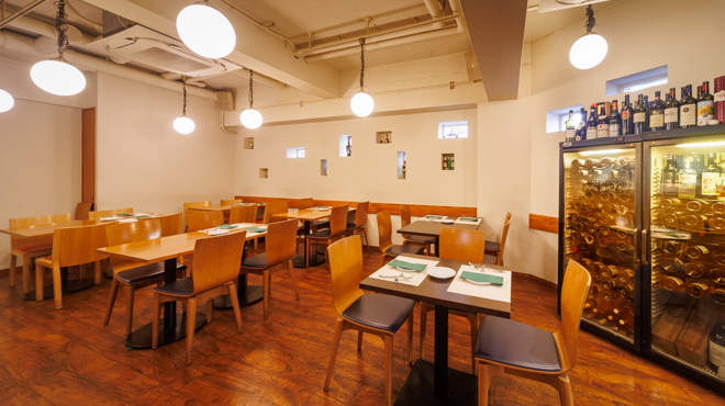 オステリア　オルカドーロ - メイン写真:テーブル