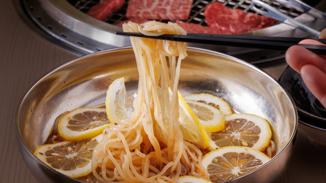 知多牛焼肉と馬肉 虹 - メイン写真:塩レモン冷麺