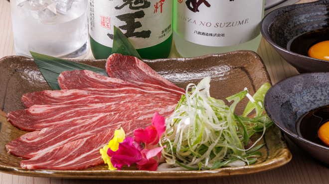 知多牛焼肉と馬肉 虹 - メイン写真:1番人気！知多牛ツラミのすき焼き風