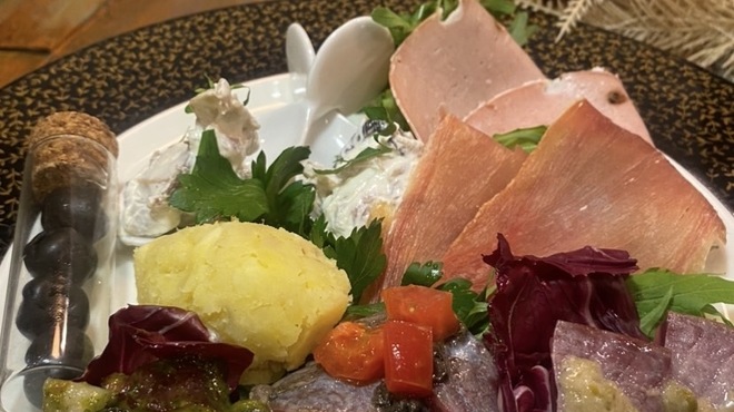 HUG the Kitchen & Wine - メイン写真: