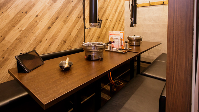 焼肉くろちゃん - メイン写真:半個室（8名～10名）